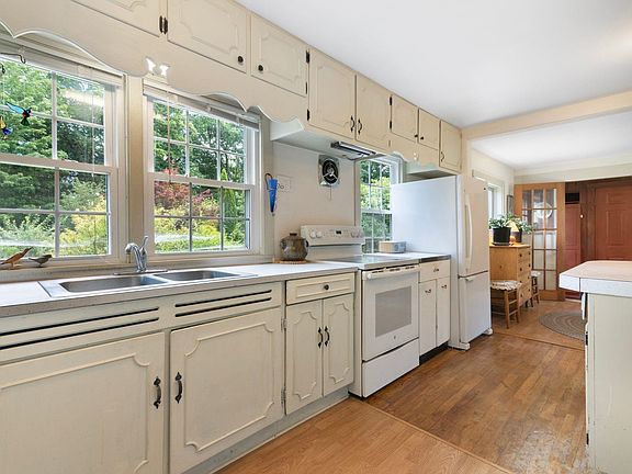 5th image of 1137 Upper Dummerston Road