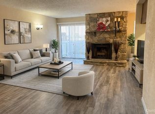 17401 Red Oak Dr, Houston, TX 77090