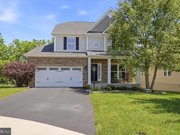134 Atlantis Ln, Lake Frederick, VA 22630