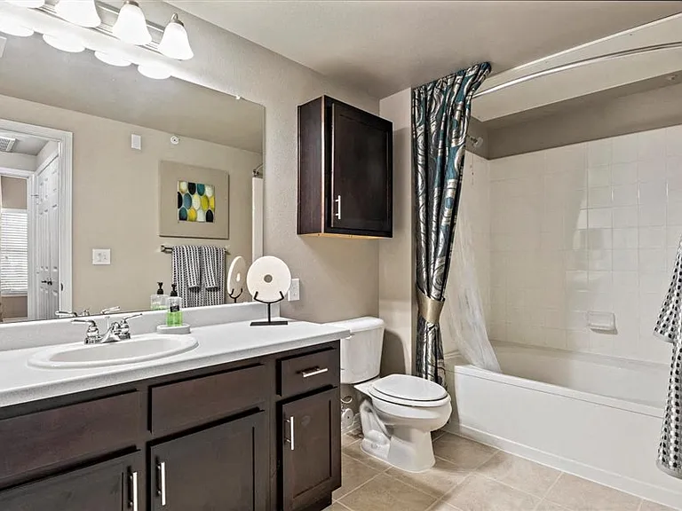Creed Canyon Apartments — Photo 33