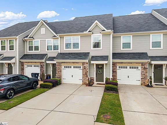 3rd image of 142 Roseridge Dr