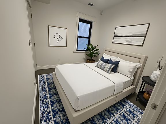 Middle bedroom