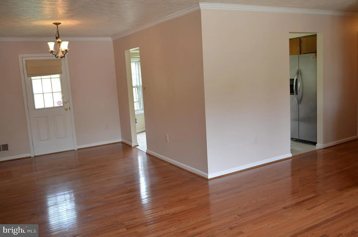 4 bed, 1216 sqft, $3,100 — Photo 4