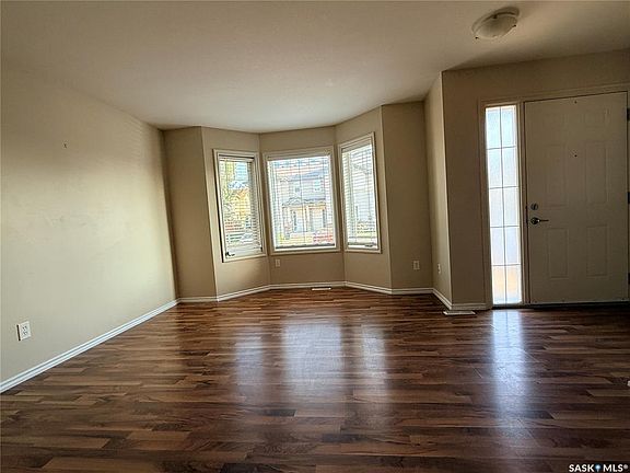 2nd image of UNIT 212-415 Lynd CRESCENT