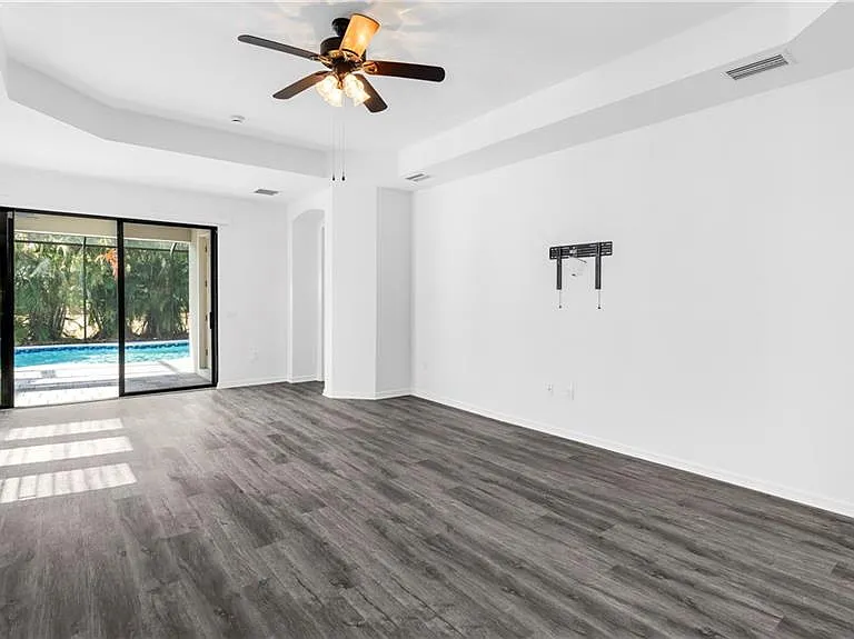 11195 Saint Roman Way — Photo 7