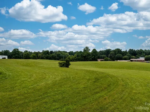 1480 Cajah Mountain Rd, Hudson, NC 28638