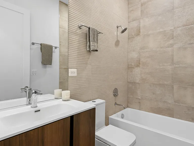 2564 University Pl NW #2 — Photo 12