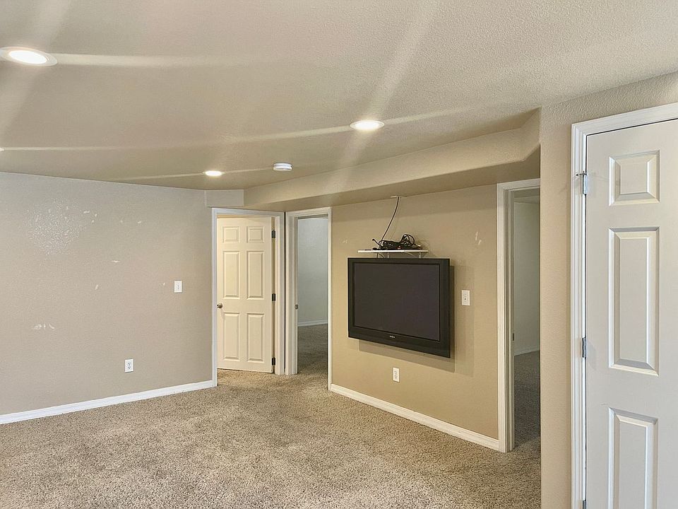 1st image of 1207 12th Ave #Basement