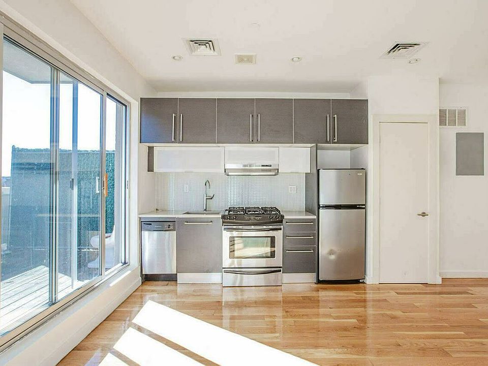 1st image of 25 Montrose Ave APT 604