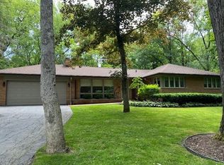 87 Oakwood Ln, Lincolnshire, IL