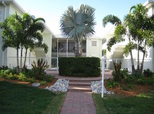 229 7th Ave S APT 201, Naples, FL 34102