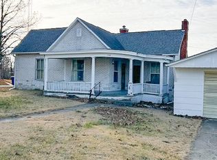 1144 Bainbridge St, Barry, IL 62312