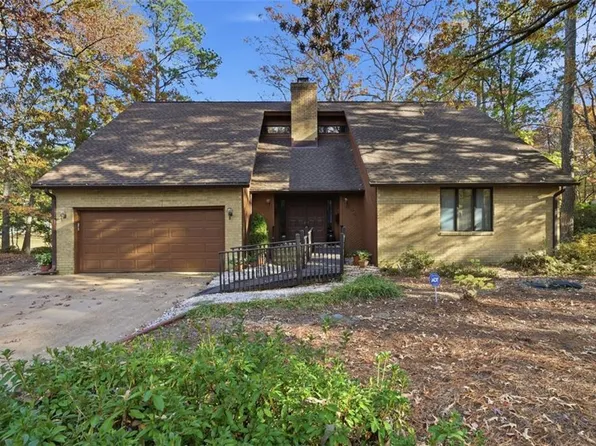 644 Piney Point Rd, Virginia Beach, VA 23452