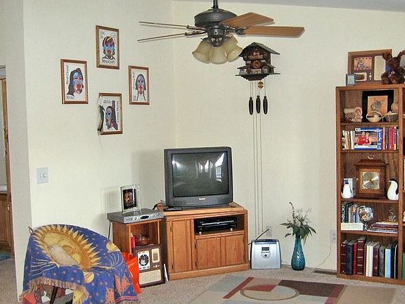 5th image of 172 Susan Dr