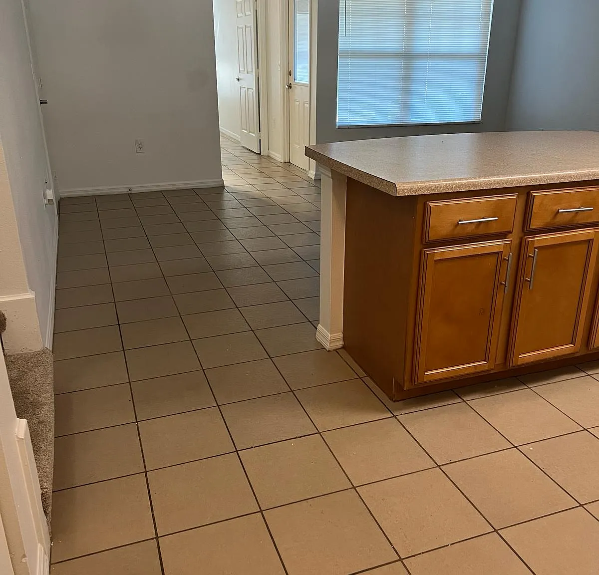 3 bed, $1,045 — Photo 1