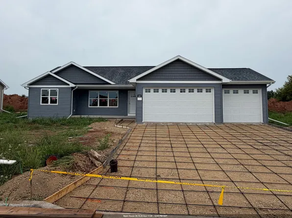 538 Riverview Dr, Berlin, WI 54923