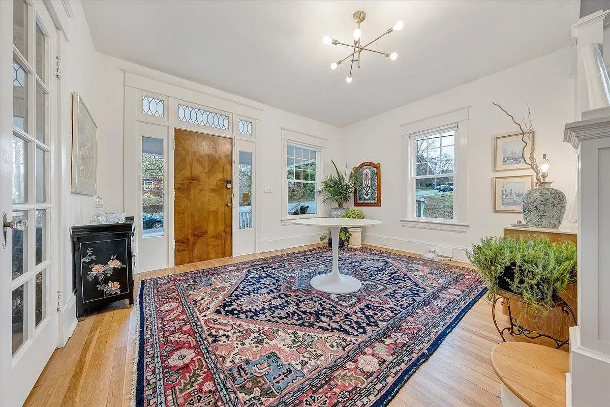 1 bed, 1186 sqft, $1,750 — Photo 3