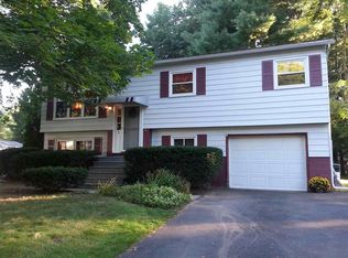4 Archer Dr, Clifton Park, NY 12065