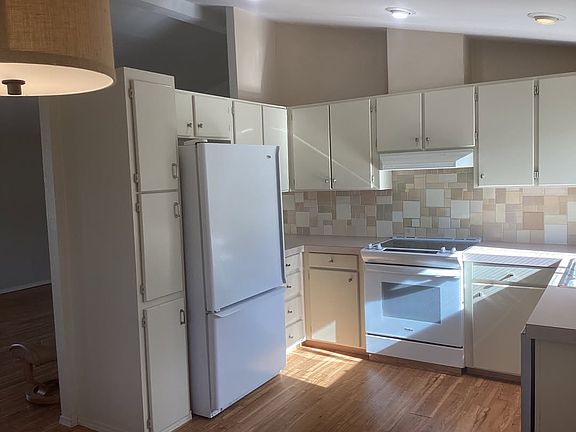 4th image of 406 W Franklin St