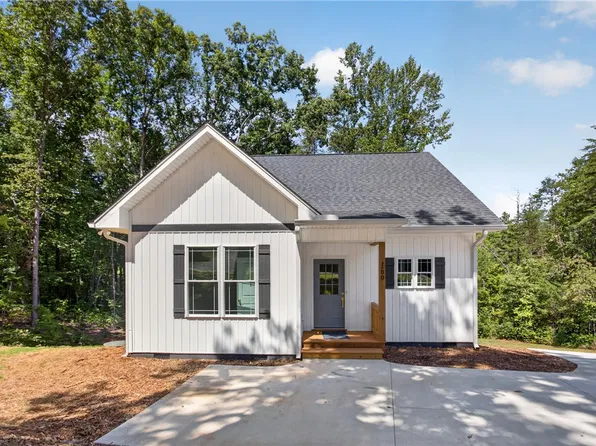 100 W Nantahala Dr, Westminster, SC 29693