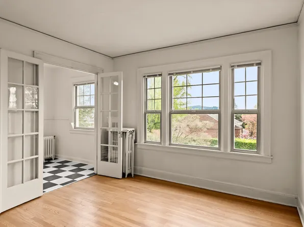 2537 NE 56th Ave APT 2, Portland, OR 97213