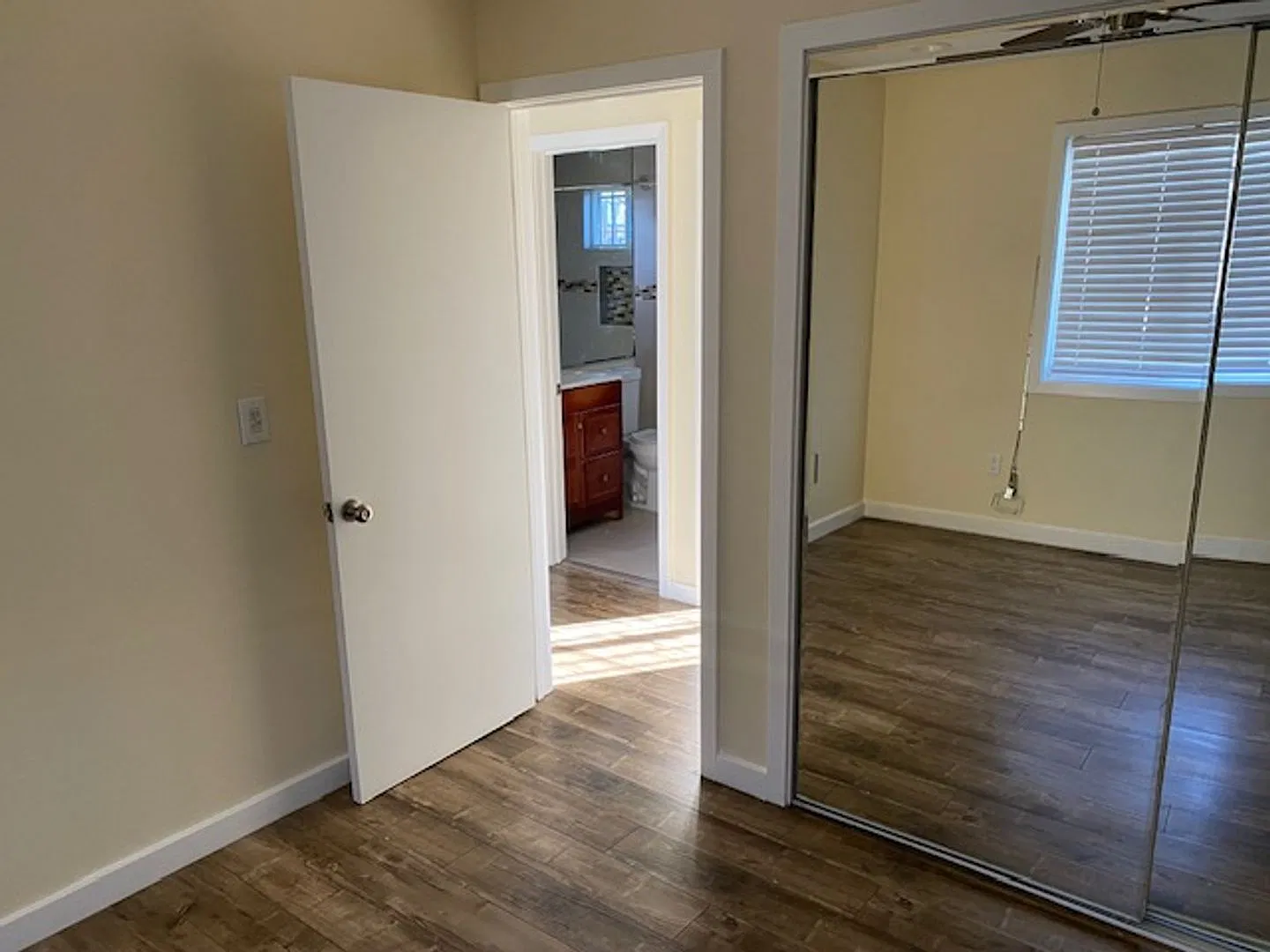 2 bed, 1.0 bath, 800 sqft, $2,050 — Photo 4
