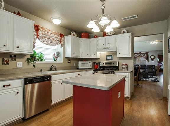 3rd image of 2204 Deep Valley Dr