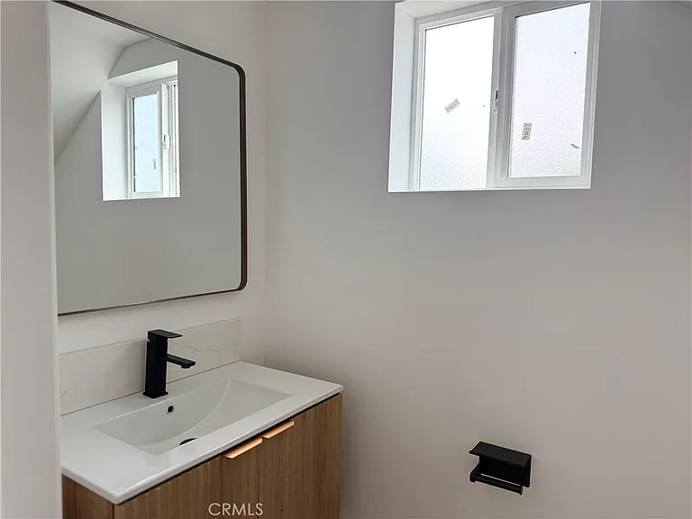 22913 Sherman Way — Photo 7