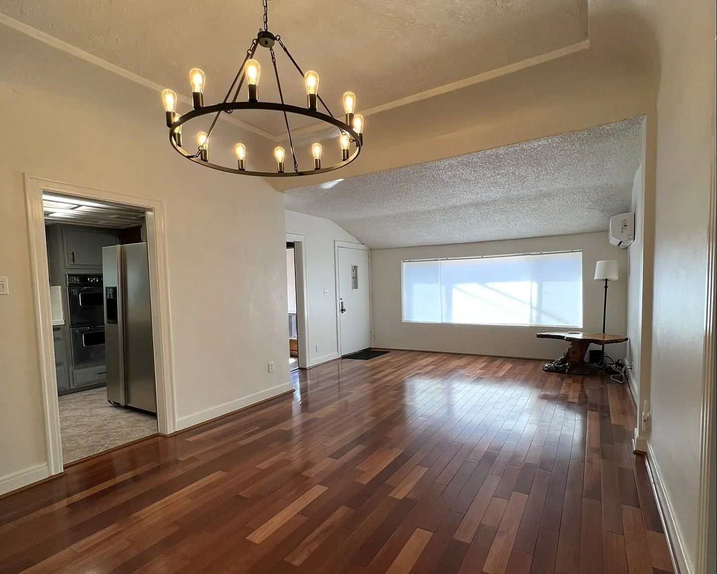 317 E Beach Ave — Photo 1
