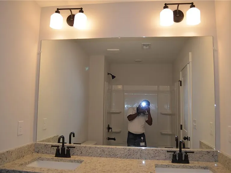 28 Trace Blf — Photo 27