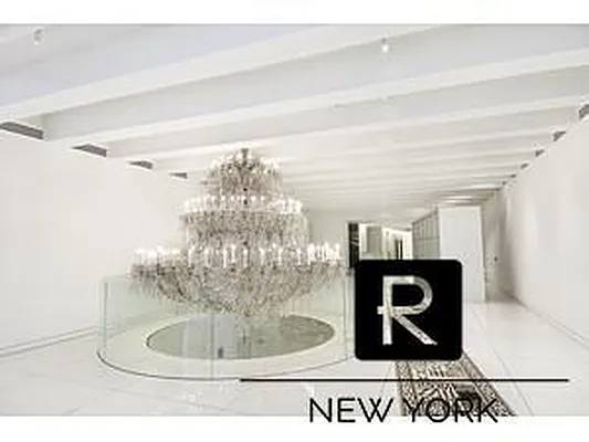 Sold by R New York | media 4