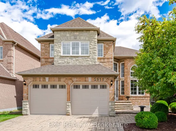 5911 Greensboro Dr, Mississauga, ON L5M 5S4