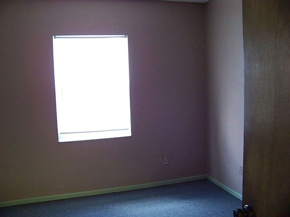 5th image of 604 N Vermont St #1