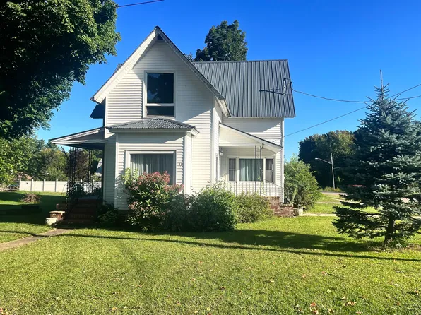 11 Grove St, Brushton, NY 12916