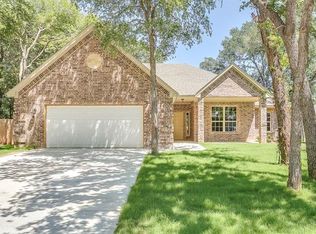 925 Oak Valley Rd, Burleson, TX 76028