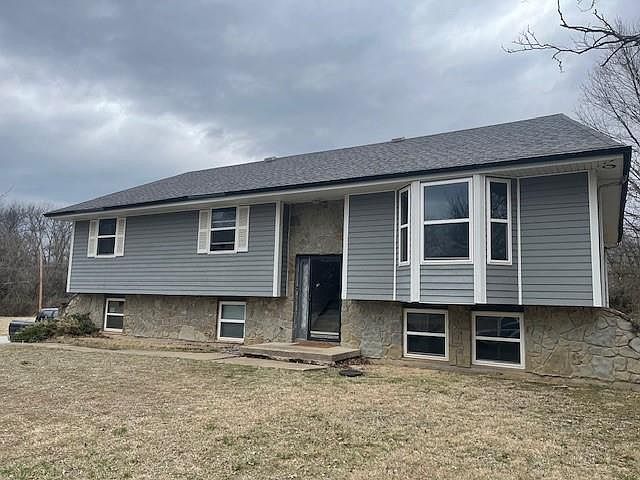 2nd image of 812 Harris St