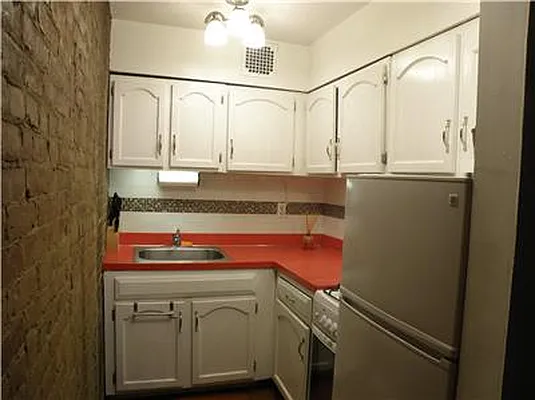 Rented by R New York | media 16