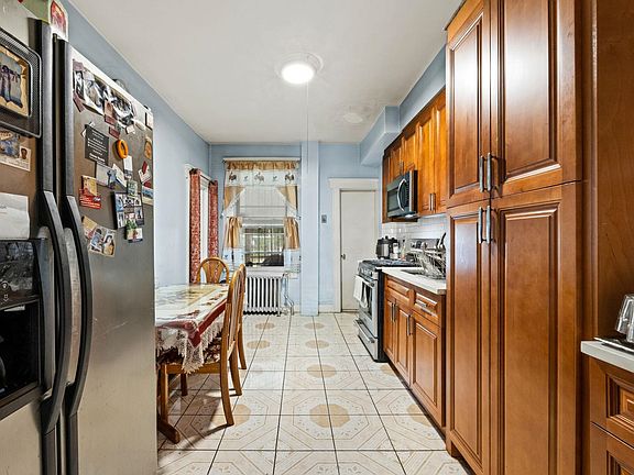 5th image of 22A Skillman Ave
