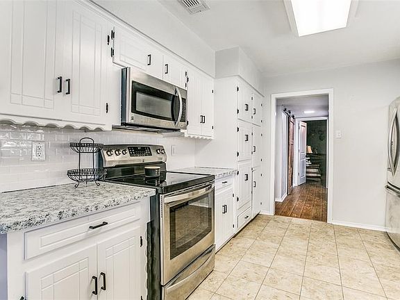 5th image of 1417 Mayfield Ave