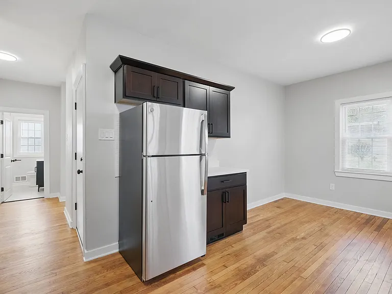 310 W Riverview Ave #1 — Photo 5