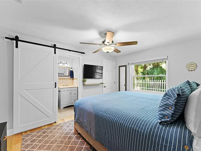 909 Bentwood Ln #1 — Photo 14
