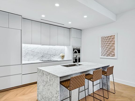 4th image of 5775 Collins Ave APT 605