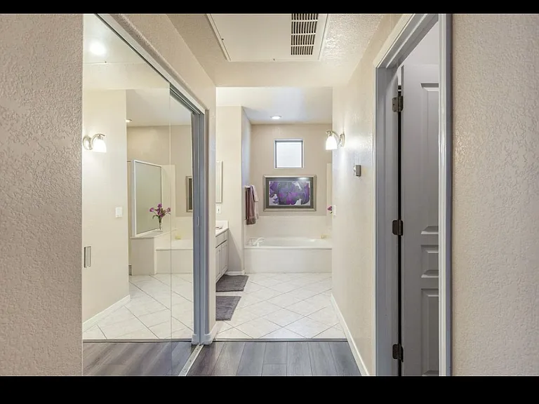 15221 N Clubgate Dr #2096 — Photo 12