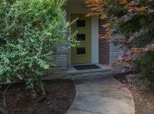 2 Westerly Ln, Saint Louis, MO 63124
