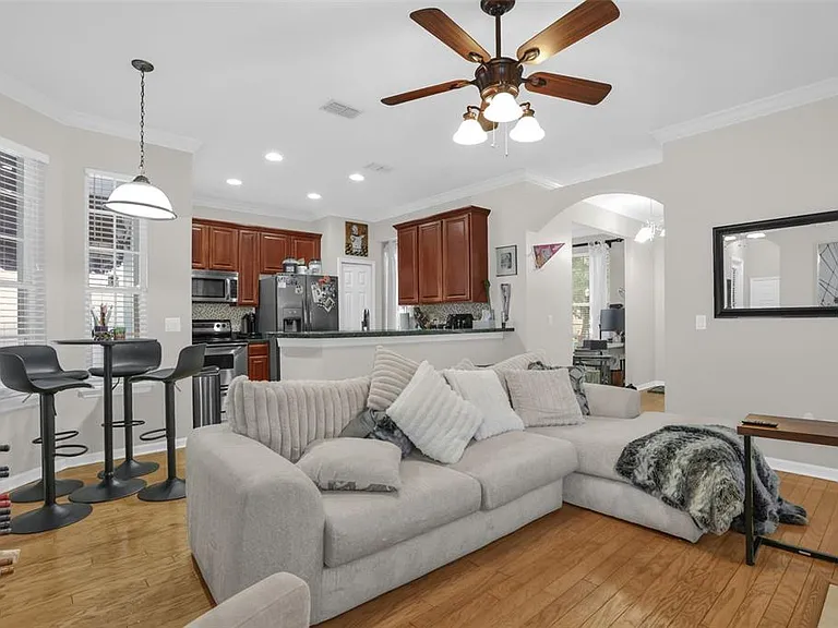 2165 Ridgewood St — Photo 4