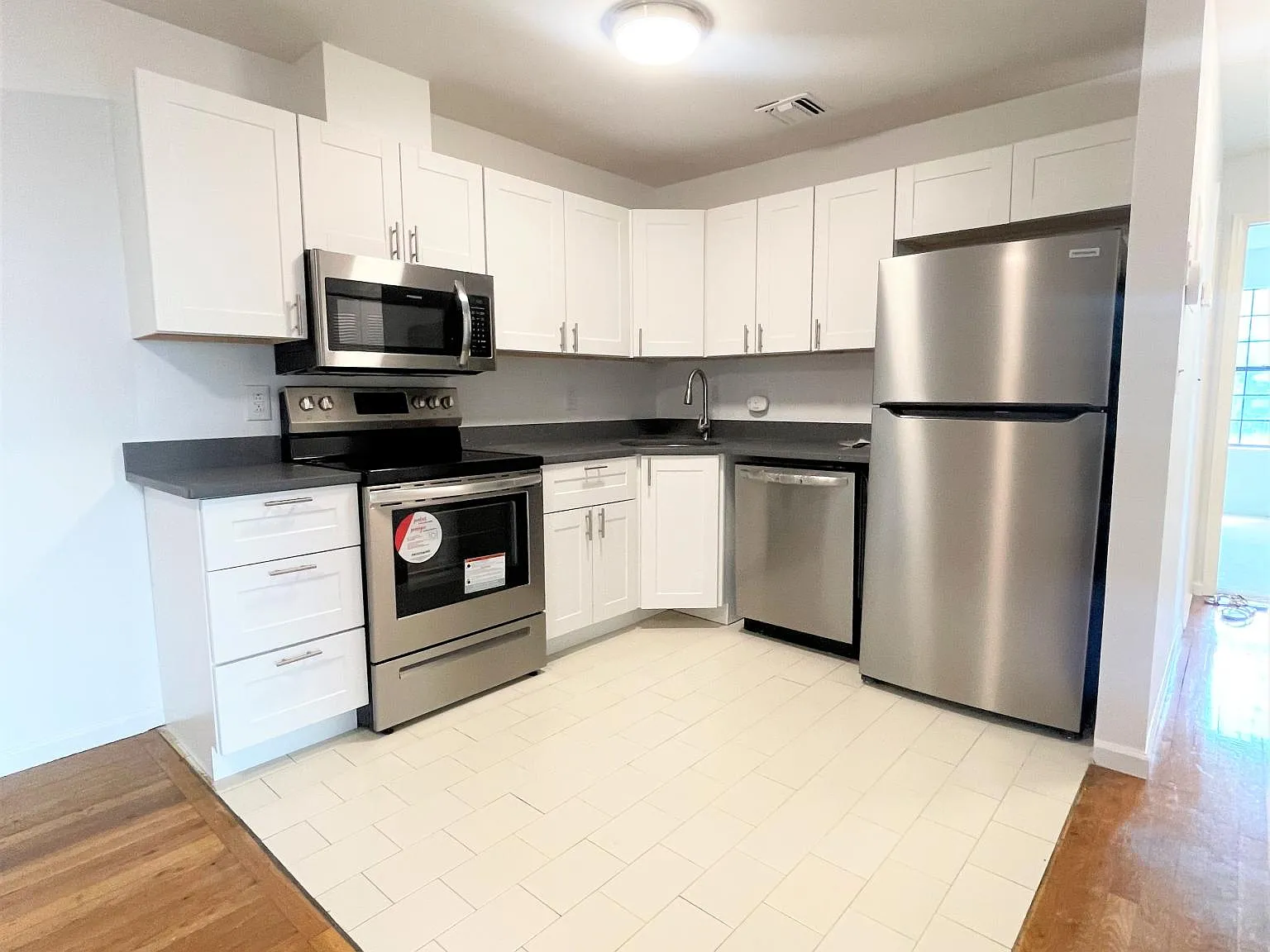 2 bed, 1450 sqft, $2,675 — Photo 2