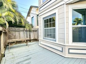 225 Nicholl Ave, Richmond, CA