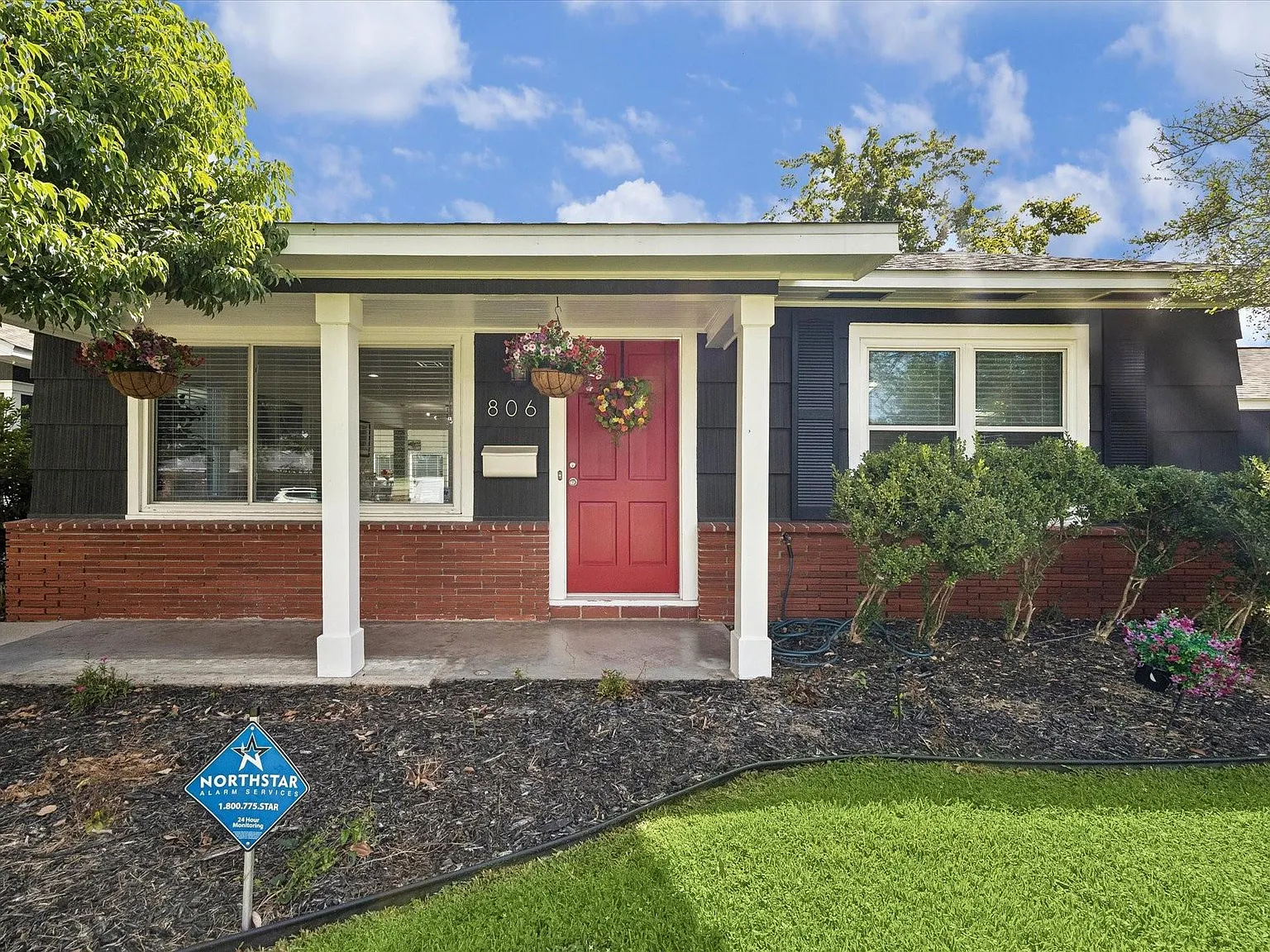 3 bed, 2.0 bath, 1483 sqft, $3,195 — Photo 3