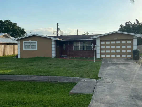 2929 Sherwood Lane, Fort Pierce, FL 34982