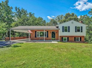 222 N Oakwood Rd, Troutville, VA 24175